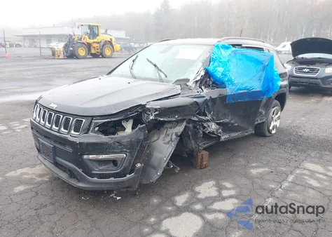 2020 Jeep Compass Latitude 4X4 z USA, uszkodzony, nr VIN 3C4NJDBB7LT100998